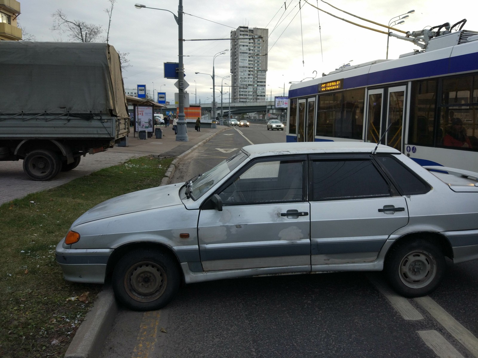 He knows exactly how to park. Learn! - My, Moscow, Parking, Freaks, Longpost