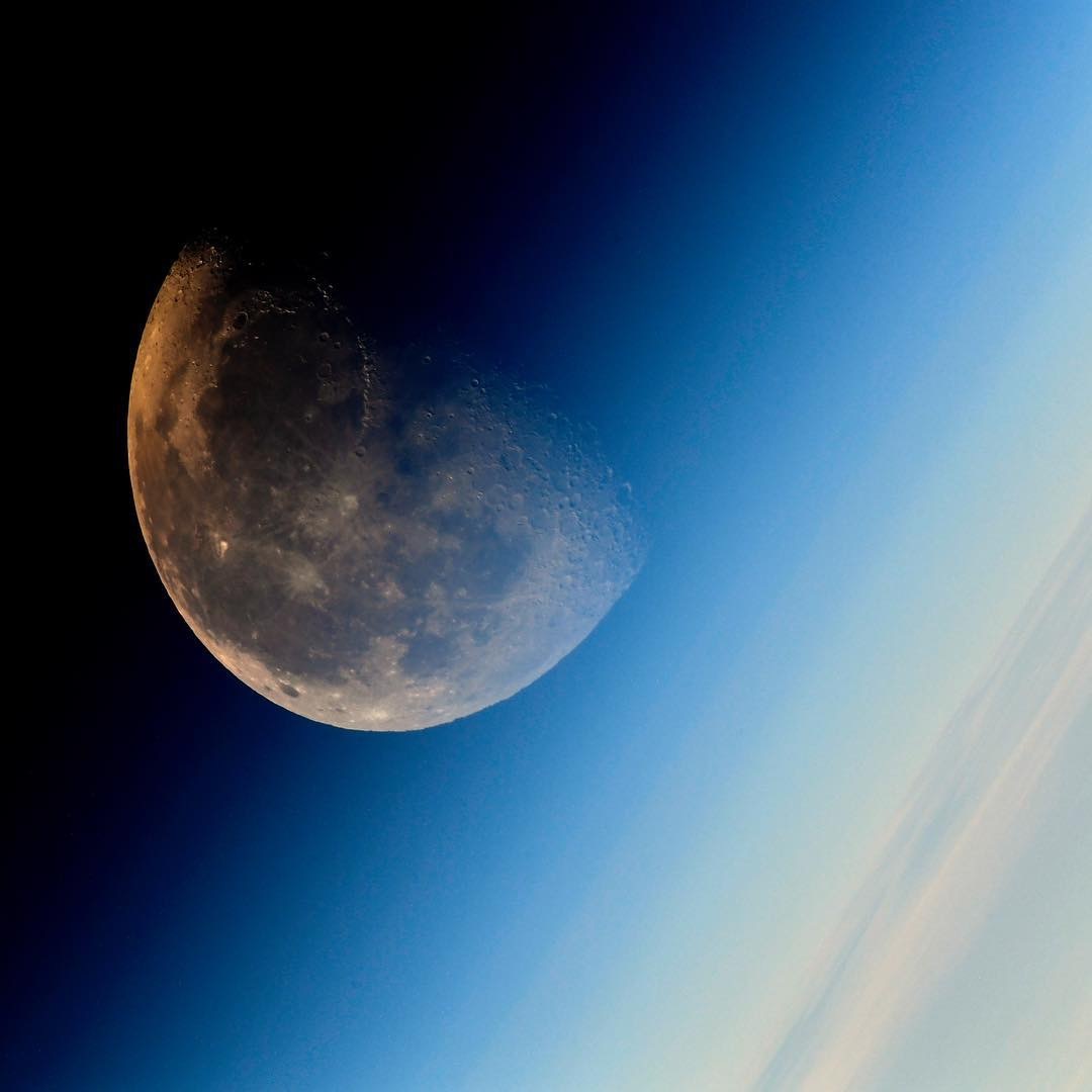 Spectacular lunar sunset from the ISS - Space, Roscosmos, ISS, moon