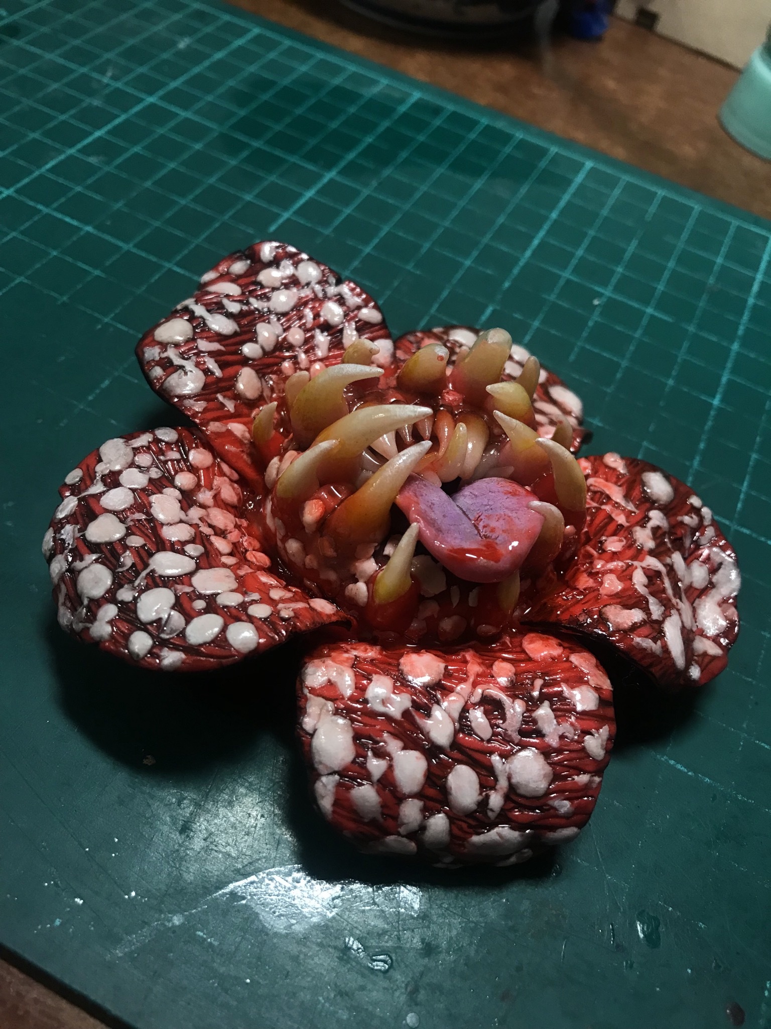 I made a toothy rafflesia) night photos are really not very good, as I add dew drops it will be better, I hope. This is a table sculpture. - Needlework, Needlework without process, Toothflower, Teeth, Лепка, Sculpture, Images, Art, Longpost