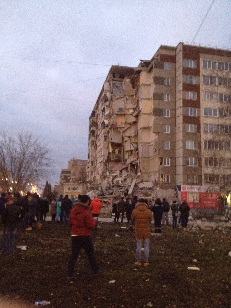 В Ижевске обрушился подъезд 9-ти этажки | Пикабу