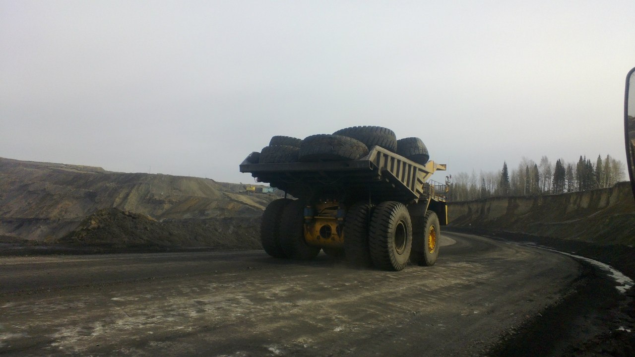 There are not many spares - My, BelAZ, Колесо, Large wheels, Coal mine, Tire service