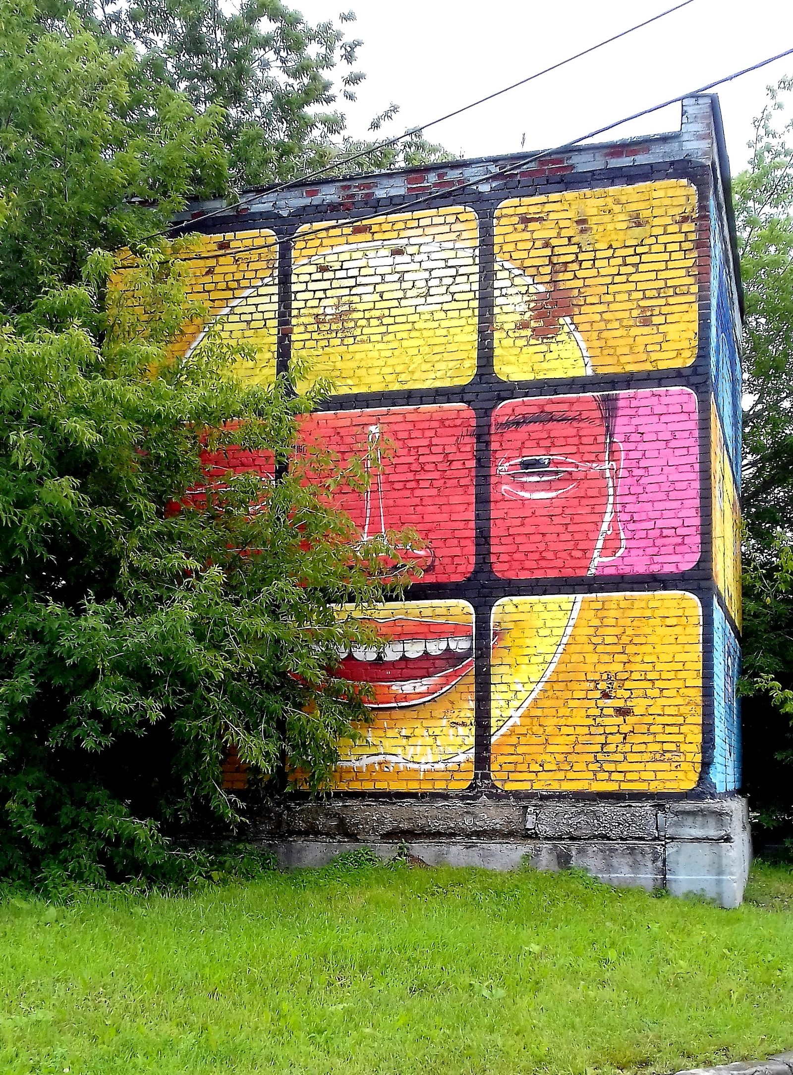 Graffiti (as well as street art) should decorate the walls, not disfigure them. - My, Graffiti, Street art, Street painting, Rubik's Cube, Yekaterinburg, Tuesday, Longpost