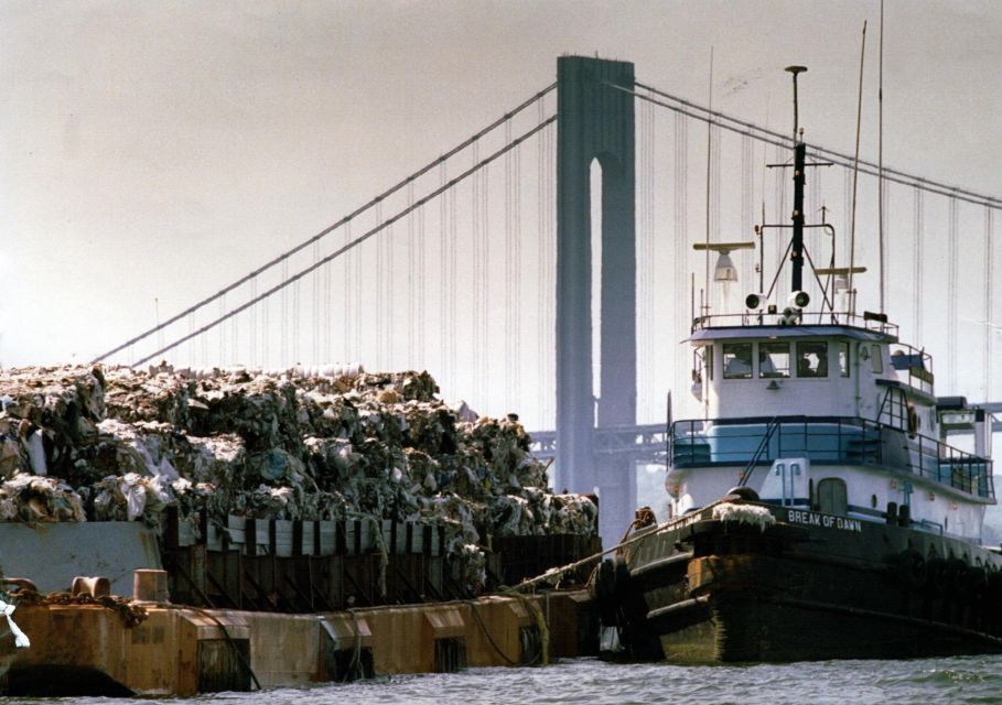 Stinky Dutchman: how garbage from New York traveled 9500 km and returned back - Livejournal, Garbage, USA, America, Garbage truck, Longpost