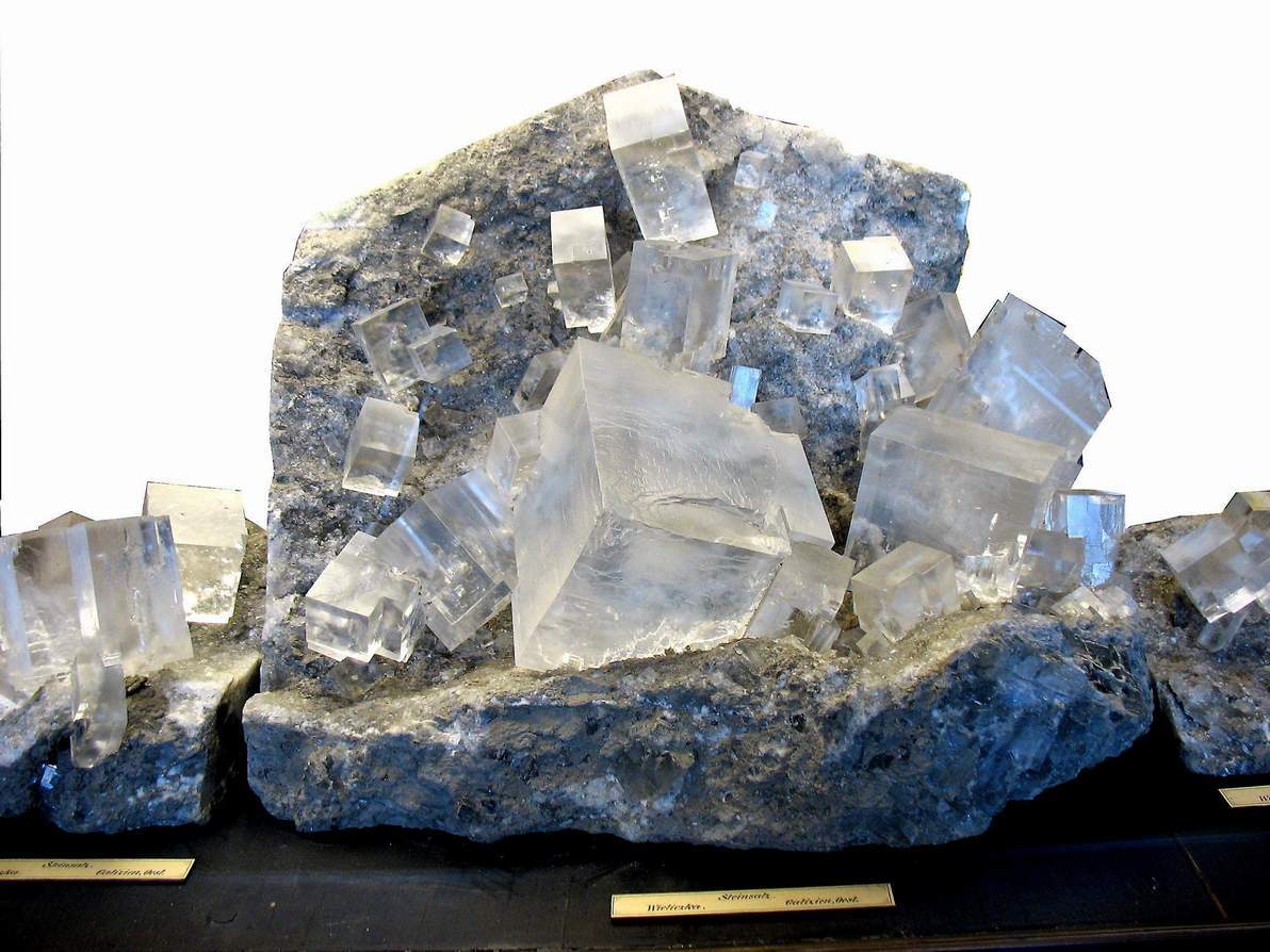 Какую соль называют каменной. Каменная соль минерал. Соль минерал галит. Каменная соль Горная порода. Галит Горная порода.