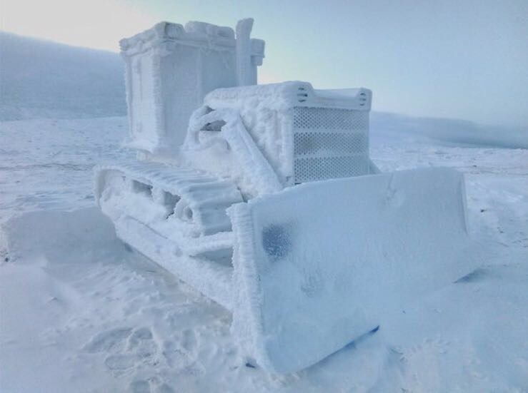 Mutnovskaya HPP. - Snow, Bulldozer, Swept over, Freezing, Kamchatka, Mutnovka