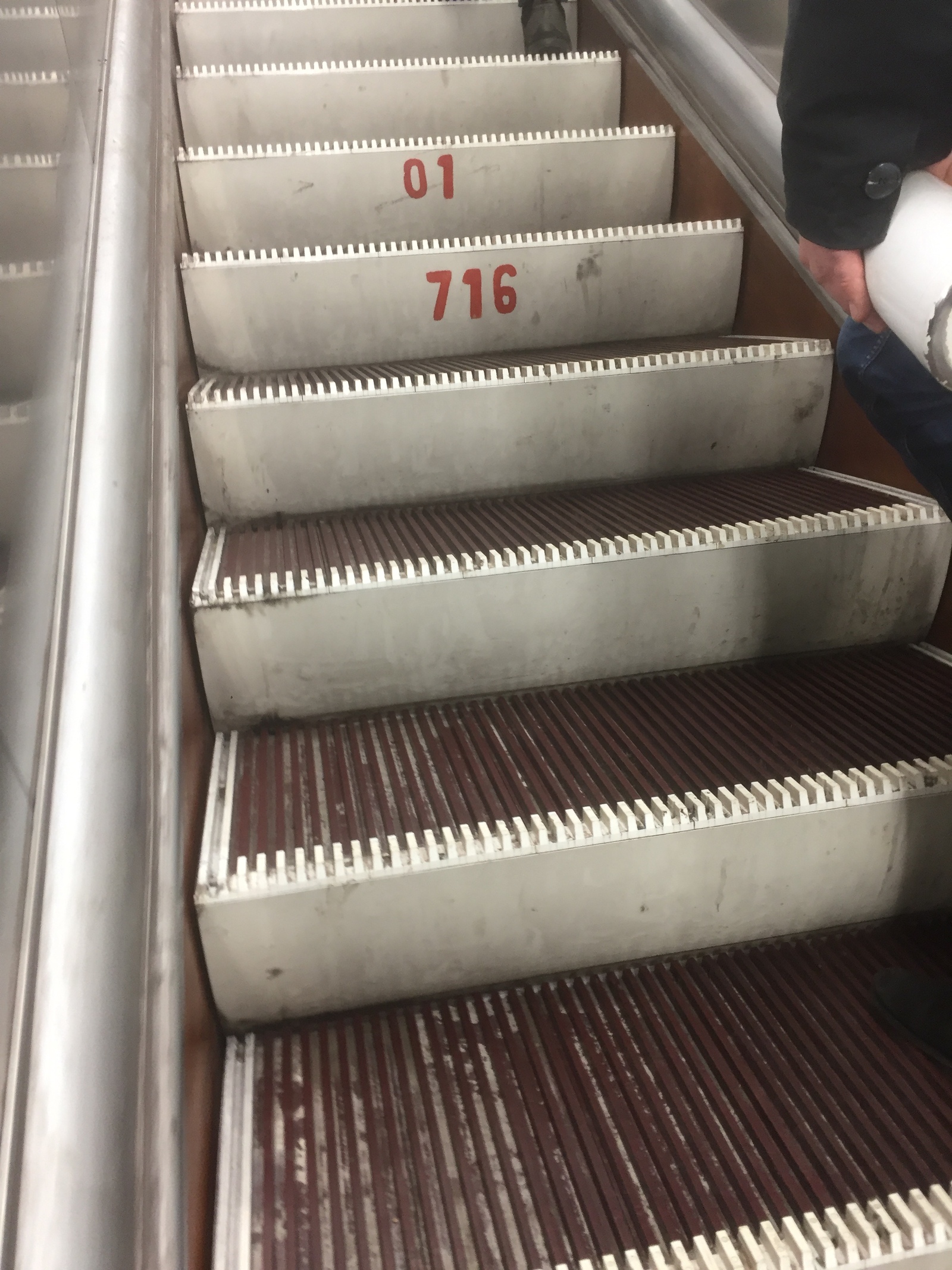 If suddenly anyone is wondering how many steps on the station. m. Vyborg, then there are 716 - My, Escalator, Metro