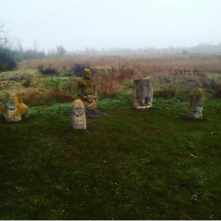 Polovtsian stone women in the reserve) Stone Grave) - Sculpture, A life, beauty, Nature, Fantasy, Natural stones, 