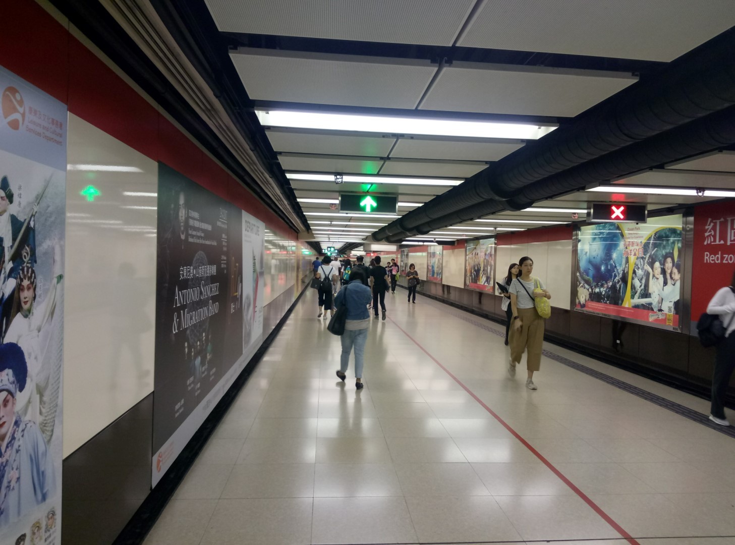 The most beautiful subway in the world? - My, China, Moscow, Metro, Moscow Metro, Hong Kong, Longpost