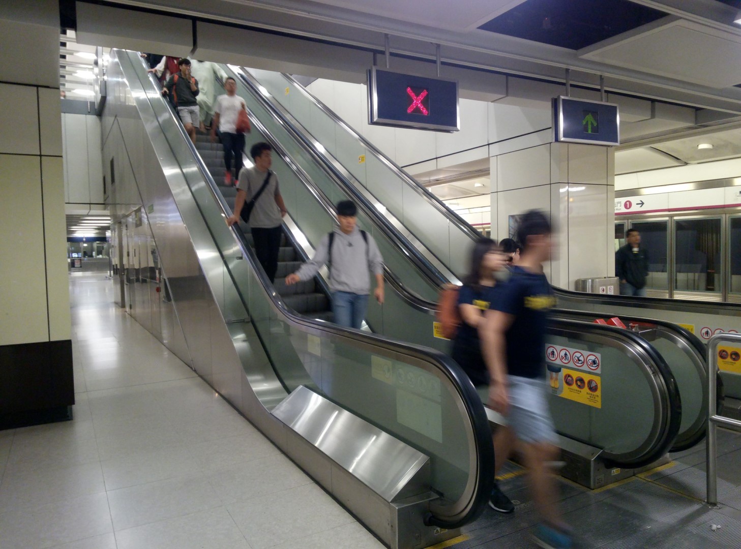 The most beautiful subway in the world? - My, China, Moscow, Metro, Moscow Metro, Hong Kong, Longpost