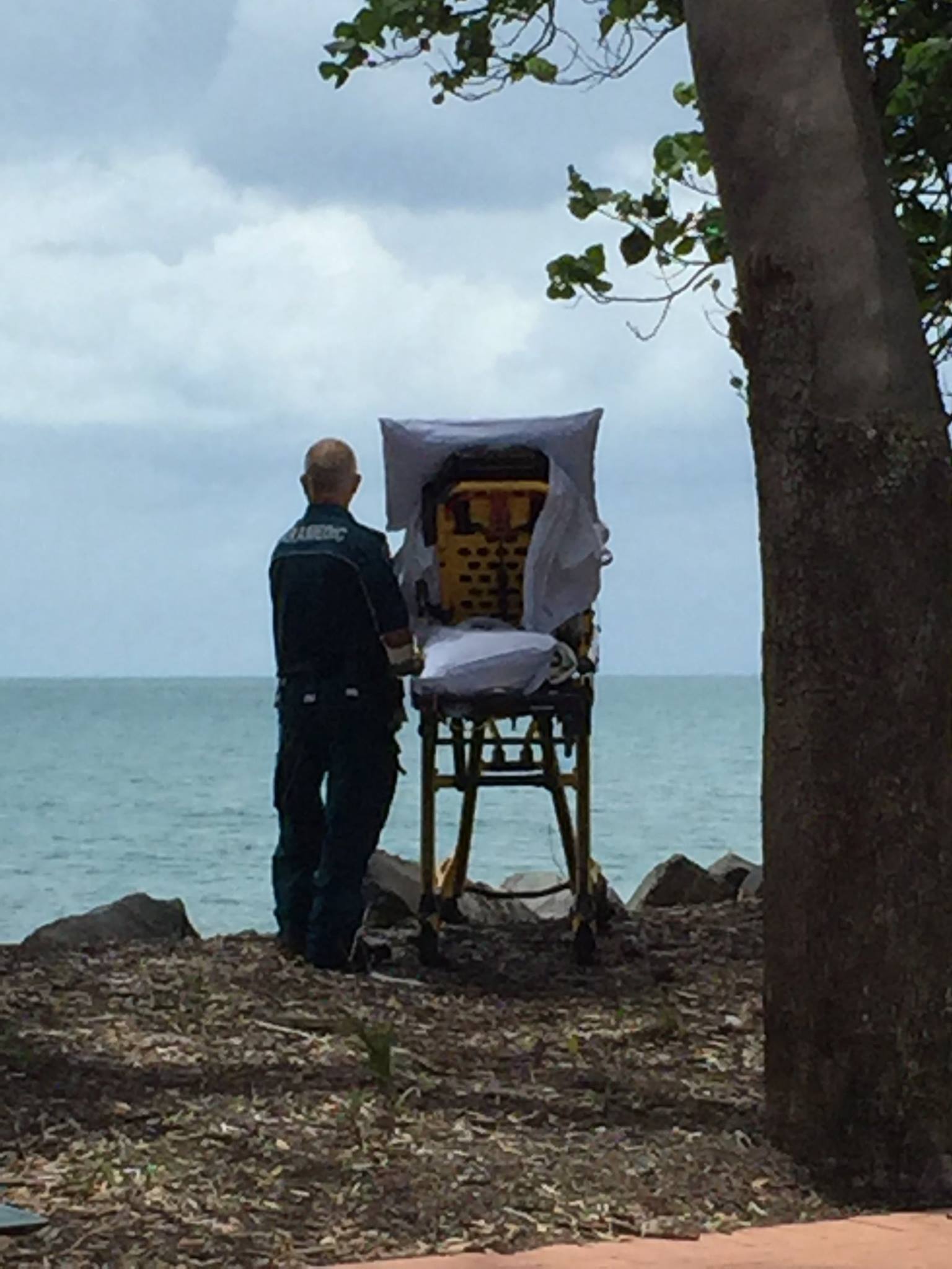 An ambulance took a terminally ill woman to see the sea for the last time - First aid, Australia, Hospice, Reddit, news