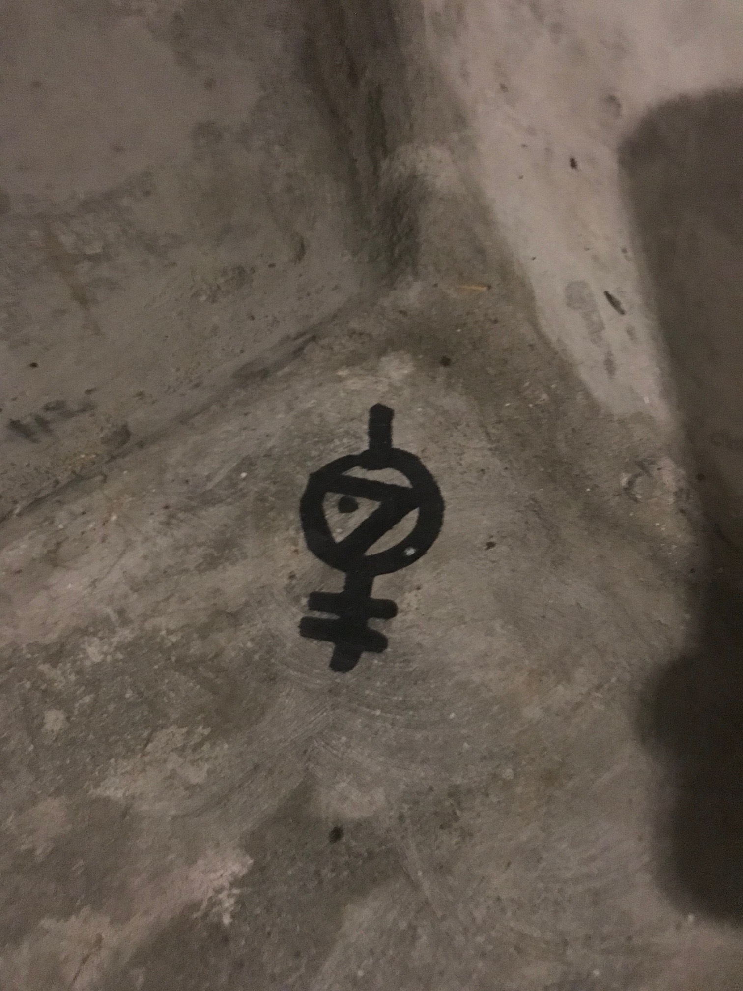 A homeless person left an incomprehensible symbol next to my house - My, League of detectives, Unclear, Signs