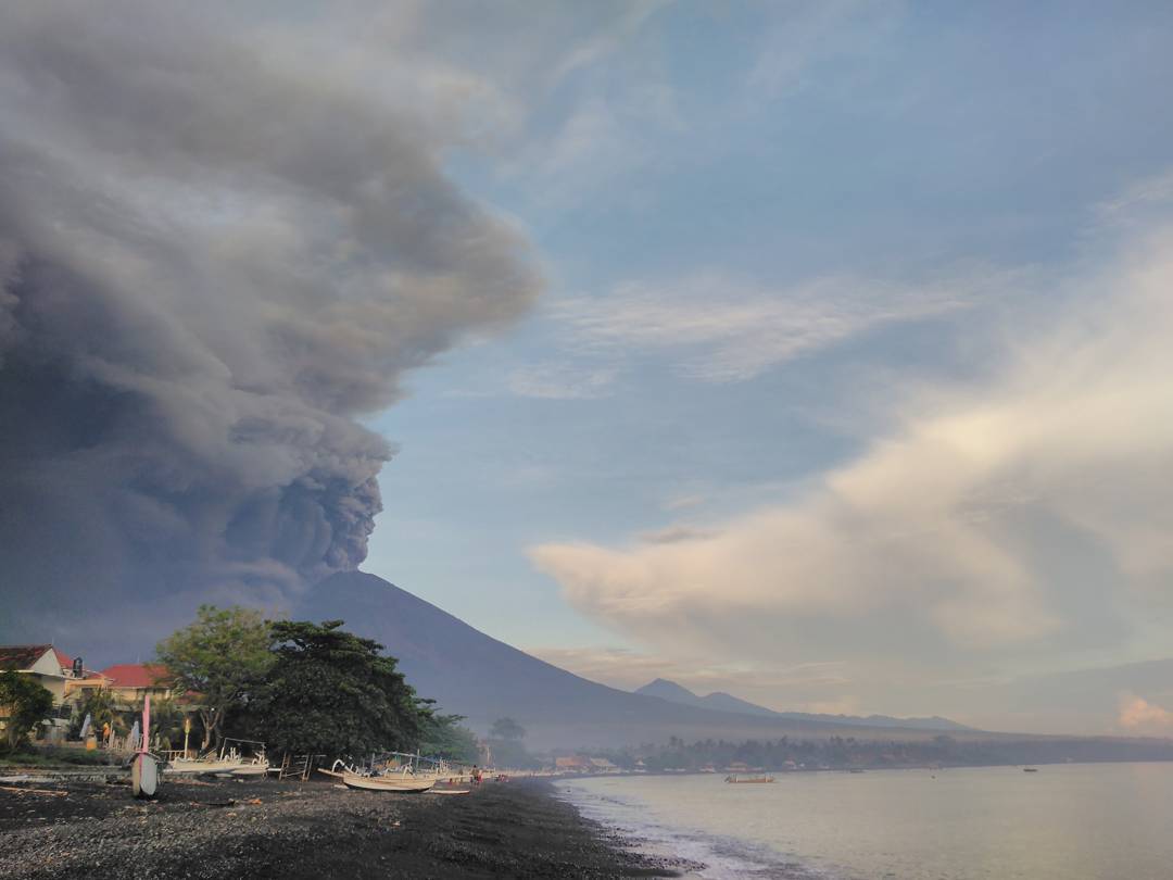 Agunga eruption, Bali. - Eruption, Bali, Agung Volcano, Video, Longpost, Eruption