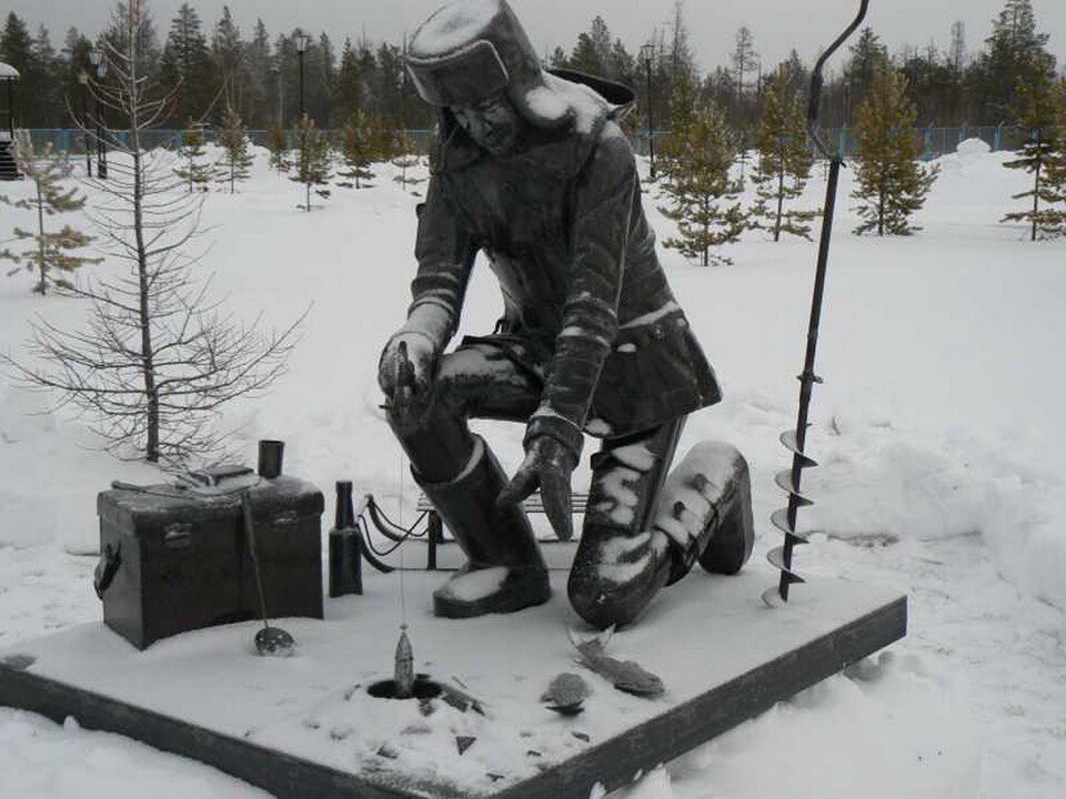 Памятник рыбаку!г.Ноябрьск - Моё, Ноябрьск, Рыбалка, Памятник, Памятник рыбаку, Зимняя рыбалка, Север, Крайний север, Ямал