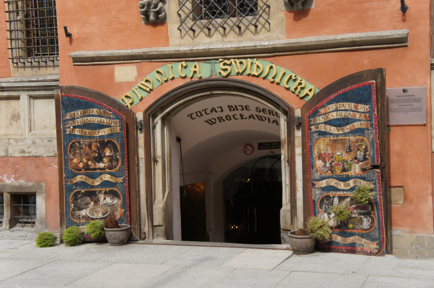 The oldest operating restaurant in Europe is located in Poland, and it is already 700 years old - Beer, A restaurant, Public, A pub, Longpost, Poland