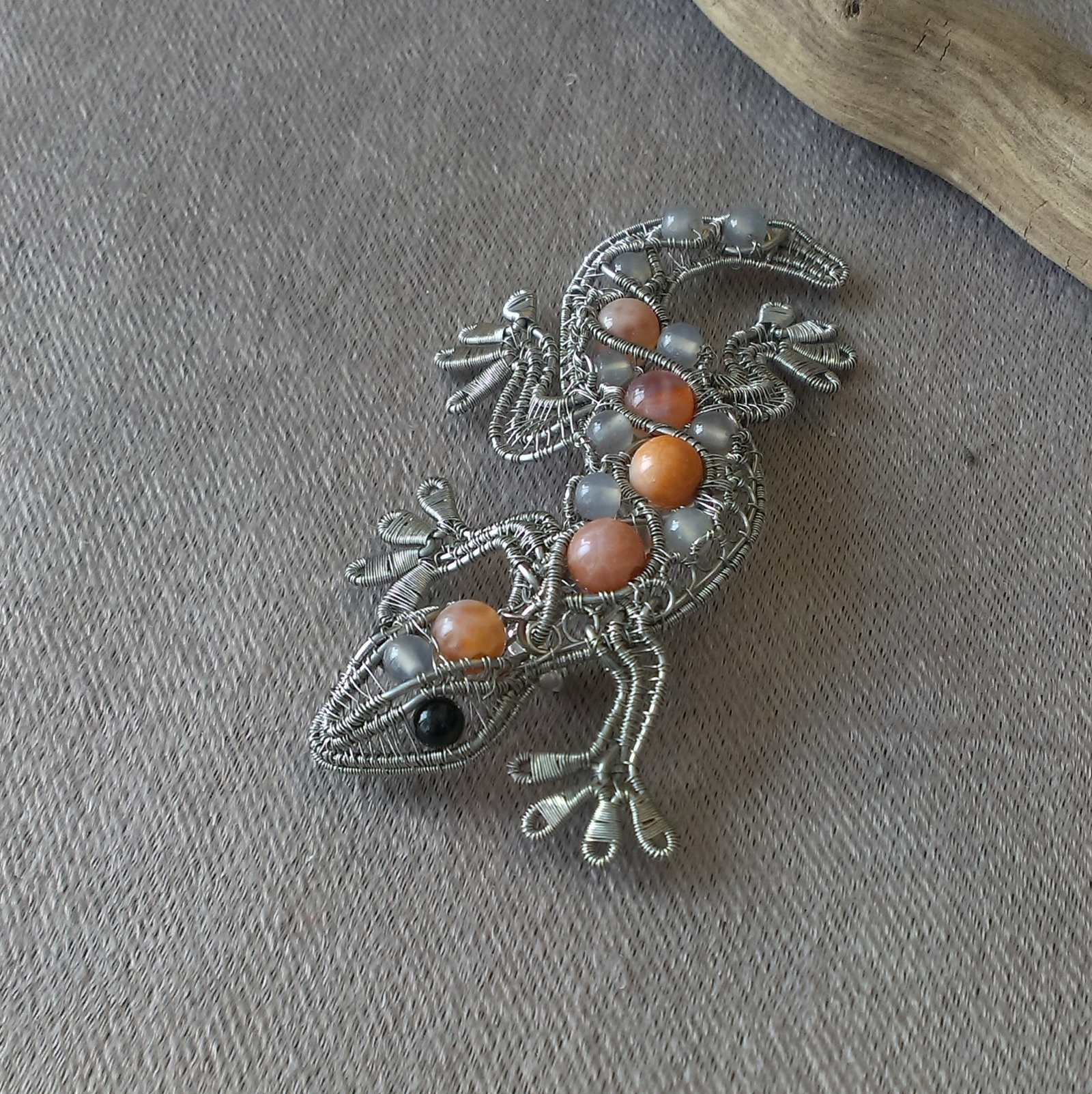 My wire creature. Gecko - My, Needlework with process, Gecko, Lizard, Brooch, Wire wrap, Wire jewelry, Longpost