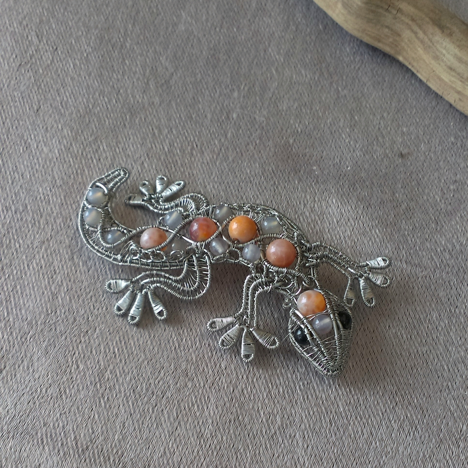 My wire creature. Gecko - My, Needlework with process, Gecko, Lizard, Brooch, Wire wrap, Wire jewelry, Longpost