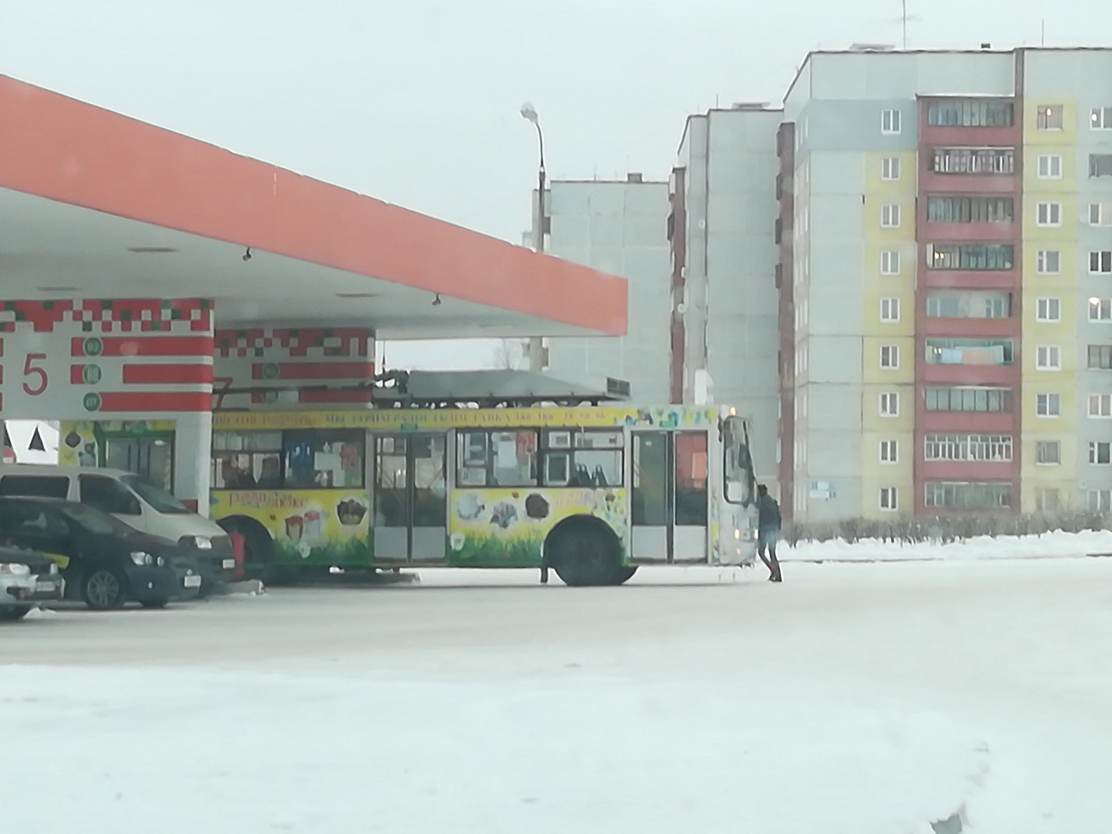 Decided to refuel my baby - My, Trolleybus, Refueling, Oddities