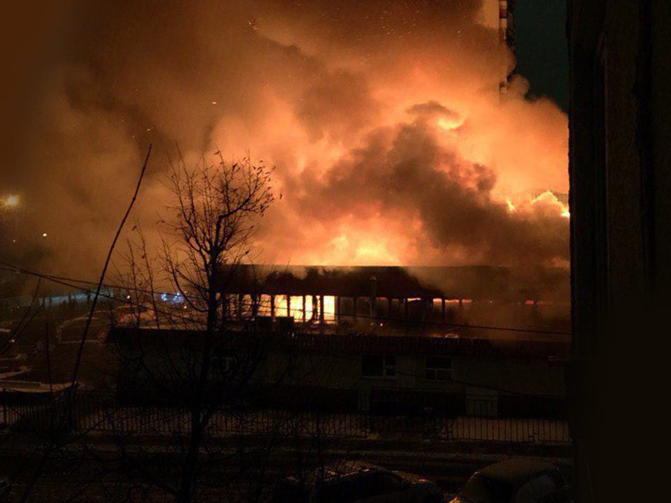 Market burned down in Chertanovo at night - , Fire, Chertanovo, Market, Longpost