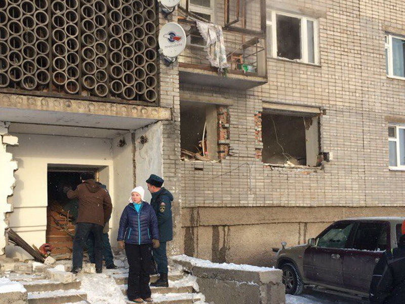 The first footage after the explosion in a residential building in Ust-Kut - Explosion, Irkutsk region, State of emergency, Longpost, Incident