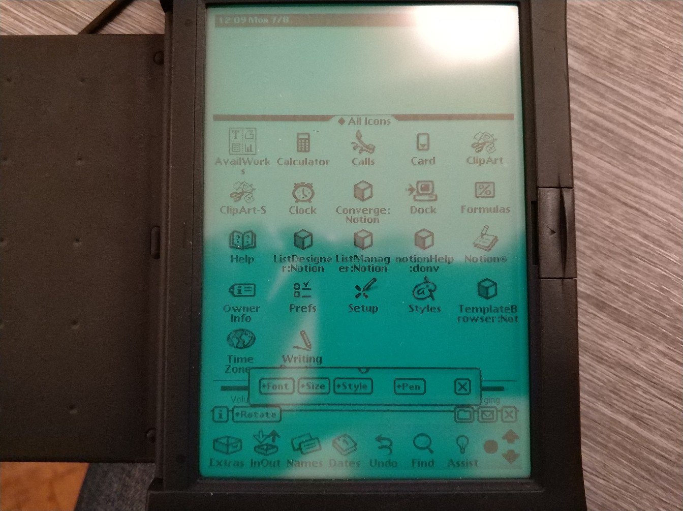 First iPad: MessagePad 2100 from the last century - My, Retro, Antiquity, Tablet, Longpost, Apple, 