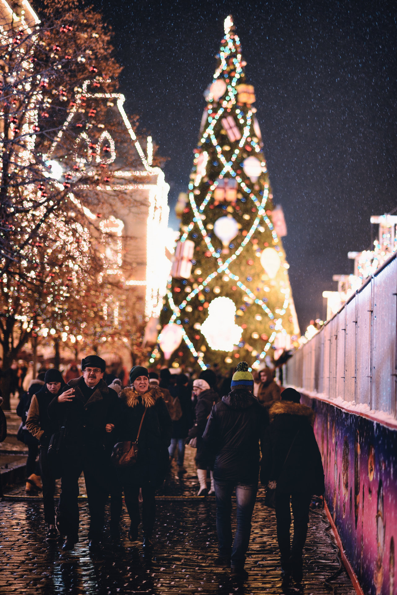 5th of December. Moscow. - My, The photo, Moscow, New Year, Flashlight, Evening, Longpost