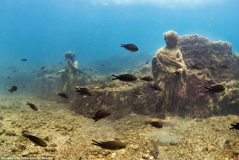 Bailly, a sunken resort city for the aristocrats and nouveau riches of ancient Rome, lies beneath the glistening surface of the Gulf of Naples - My, Ancient Rome, Story, Translation, Rare photos, , Longpost