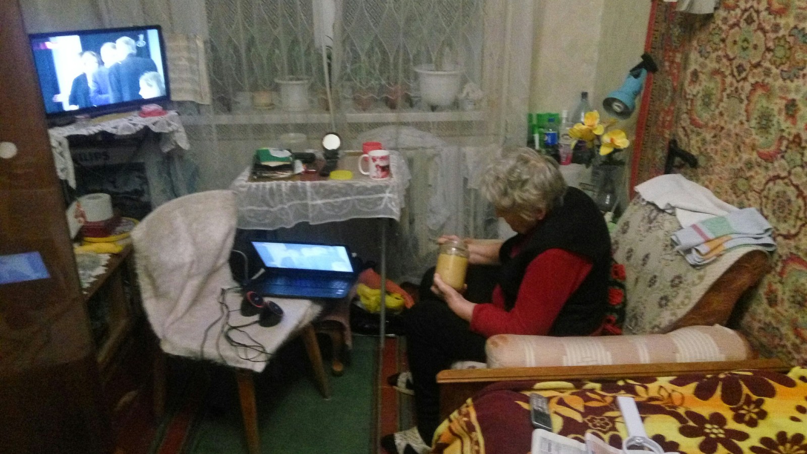 When your grandmother's TV broke, but you are a hacker with your mother. - My, Kulhacker, Grandmother