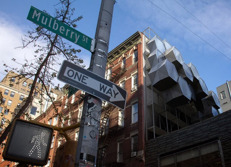 In New York, they proposed to create “honeycombs” for the homeless on the walls of houses - Bum, Interesting