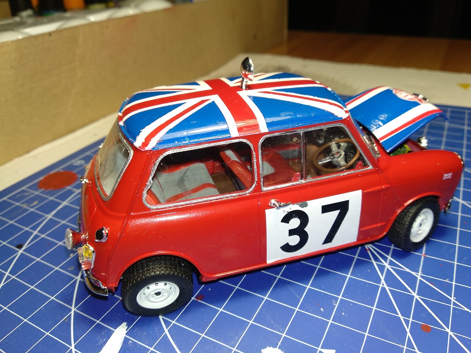 Dear pikabushniks, I submit for the general assessment the first model I assembled, a mini cooper. - My, Modeling, Mini cooper, , Longpost