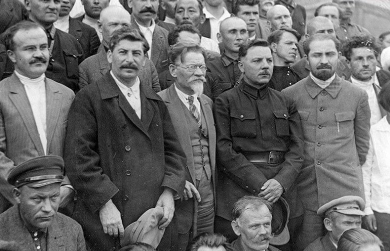 Pablo Escobar, Joseph Stalin, Colonel Sanders, Adolf Hitler in one photo. And you don't believe in a world government anymore. - Humor, Joke, World government