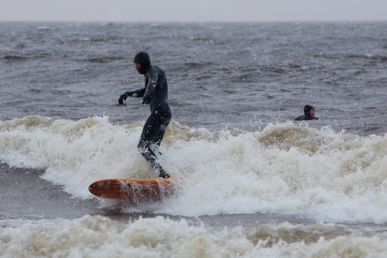 Severe St. Petersburg surfing. - The photo, Surfer, Winter, , Saint Petersburg, Longpost