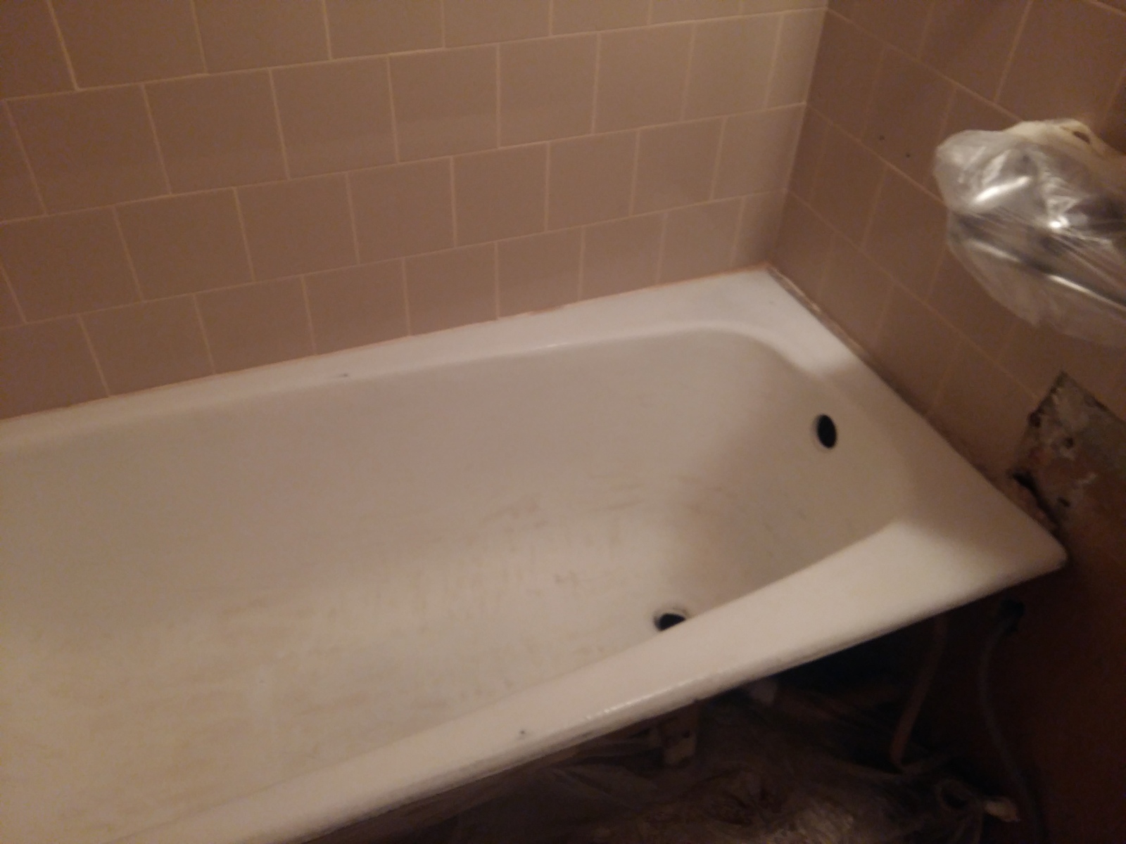 Bathtub restoration (good old cast-iron bathtub). - My, Liquid acrylic, Cast iron bath, , Video, Longpost