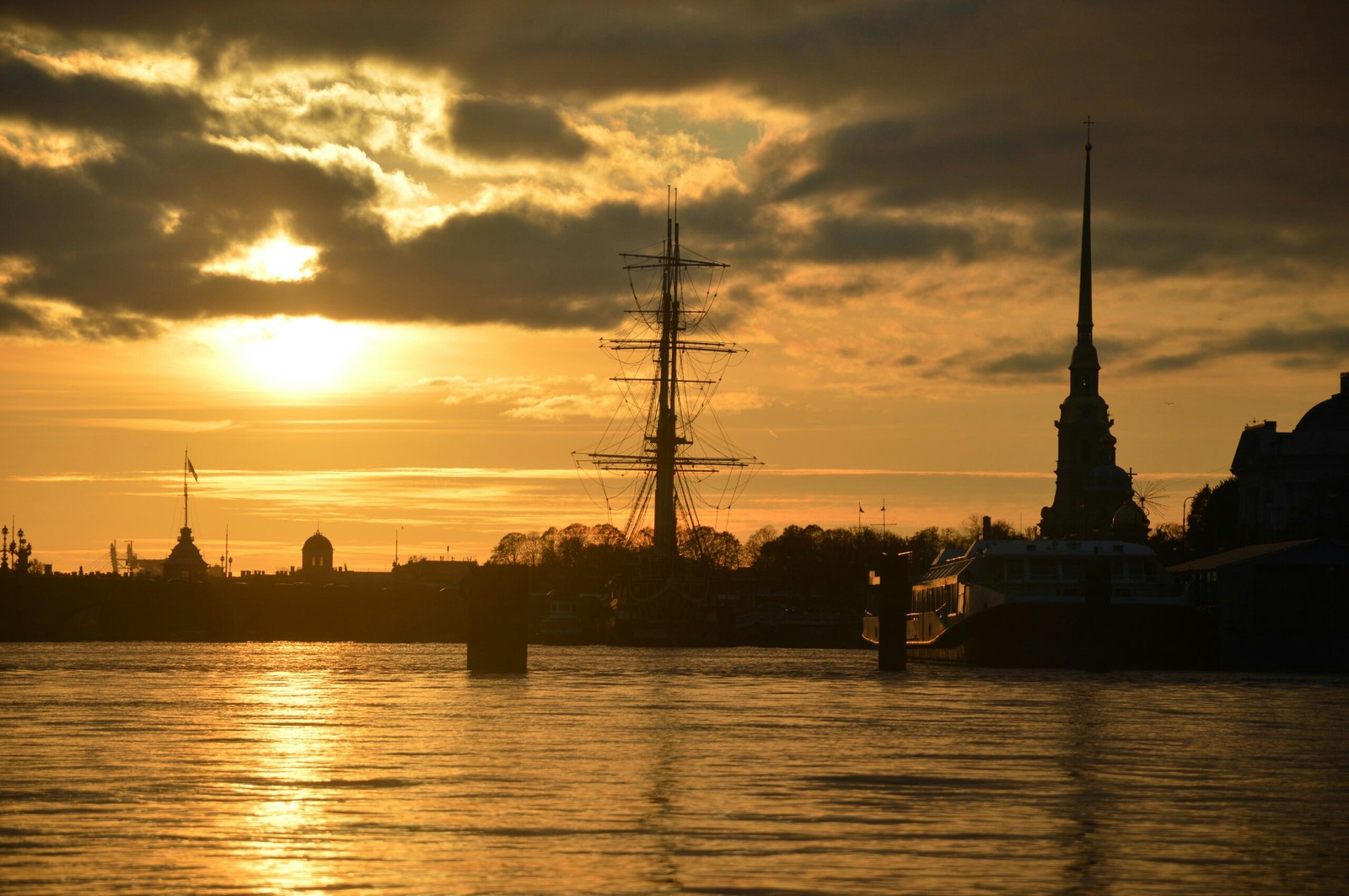 October in the city on the Neva - My, , Saint Petersburg, River tram, Evening, Nikon d3200, Photographer, Longpost