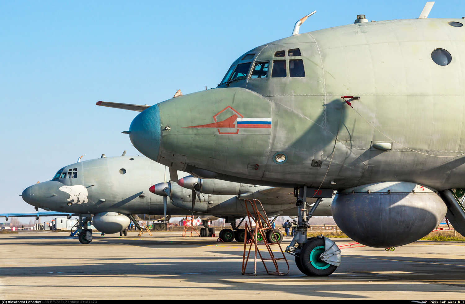 Visual differences between aircraft of the IL-18 family - My, IL-18, IL-20, IL-2, IL-38, Aviation, The photo, Longpost, Identification