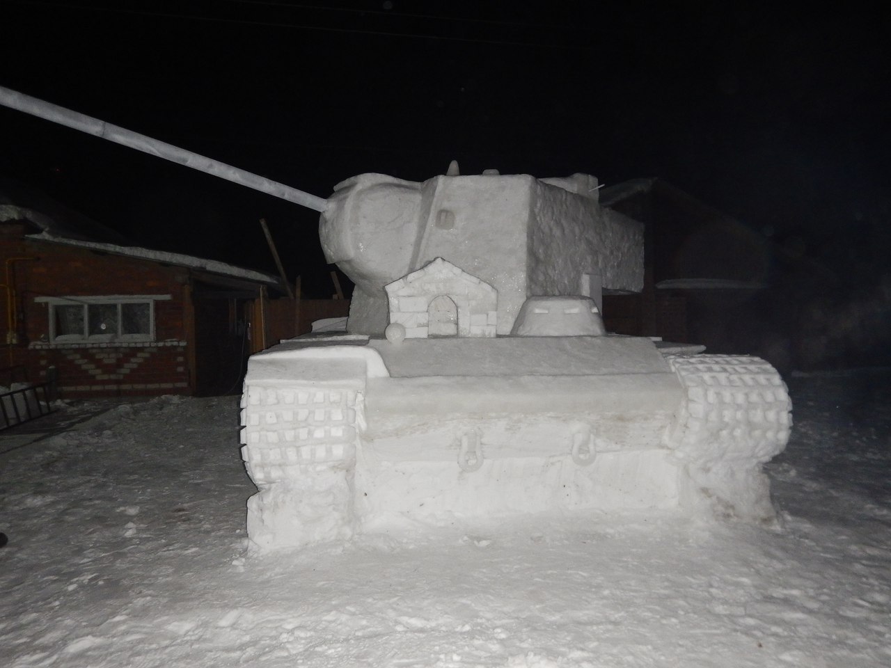 Soviet heavy tank KV-5 from the snow. (Real size) - My, Tanks, snowman, , New Years holidays, Video, Longpost