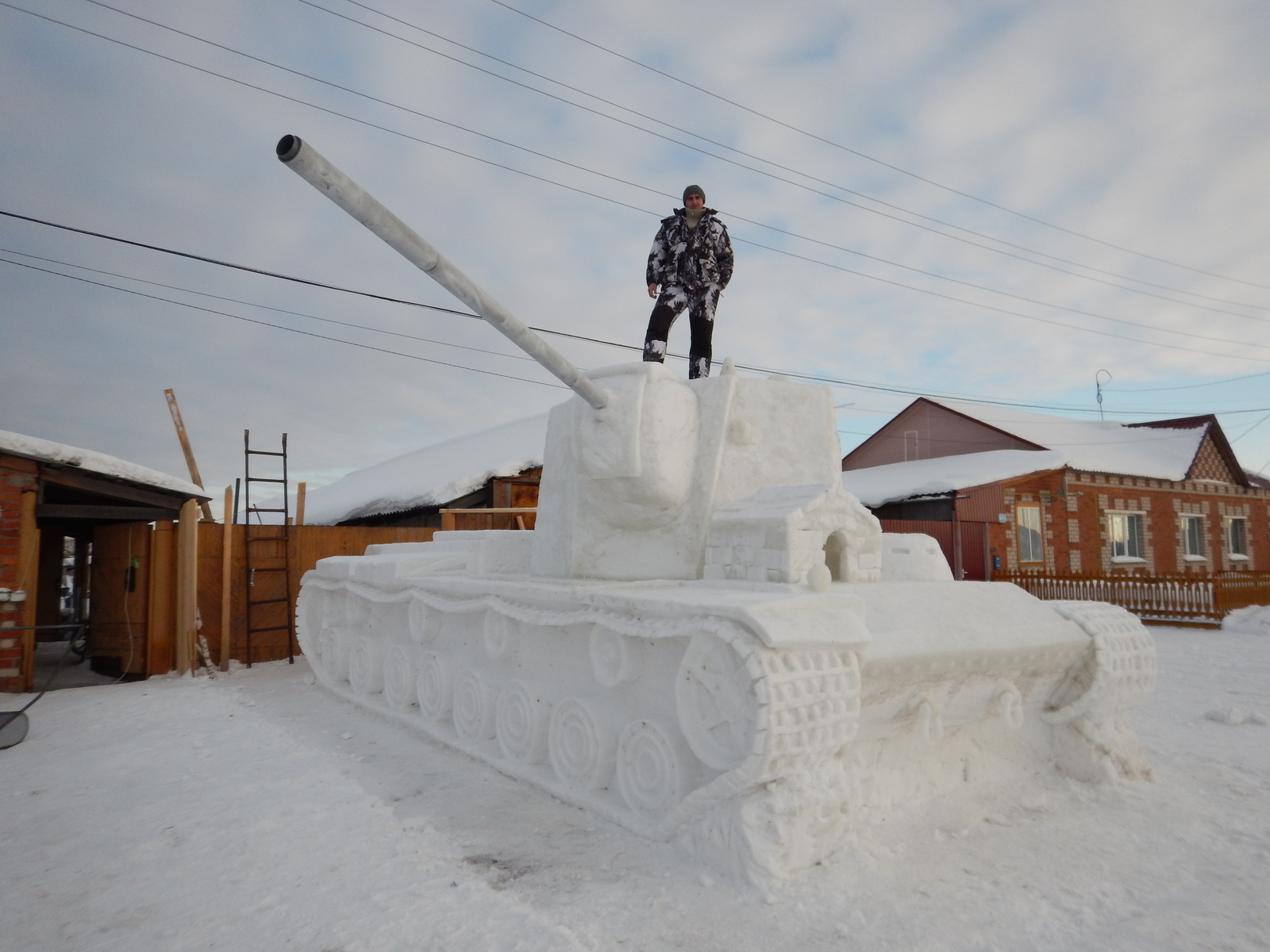 Soviet heavy tank KV-5 from the snow. (Real size) - My, Tanks, snowman, , New Years holidays, Video, Longpost