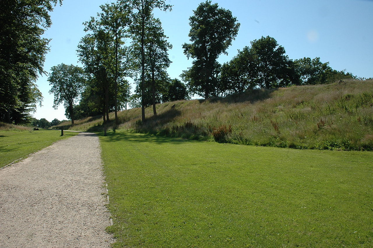 Danevirke. Danish shaft. - , , Denmark, Story, Fortification, Longpost