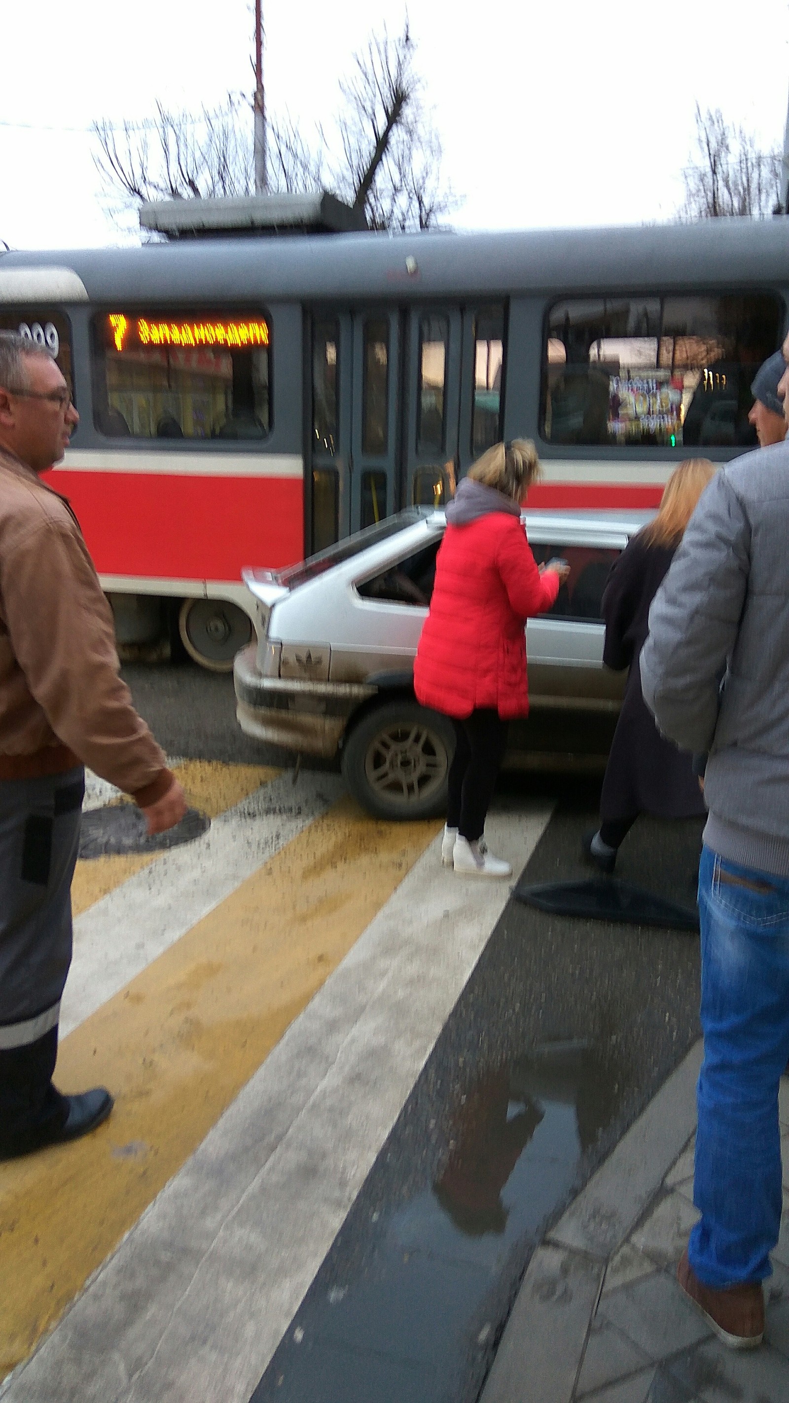 Accident Krasnodar tvamway and car 8:33 - My, Crash, Tram, Auto, Longpost