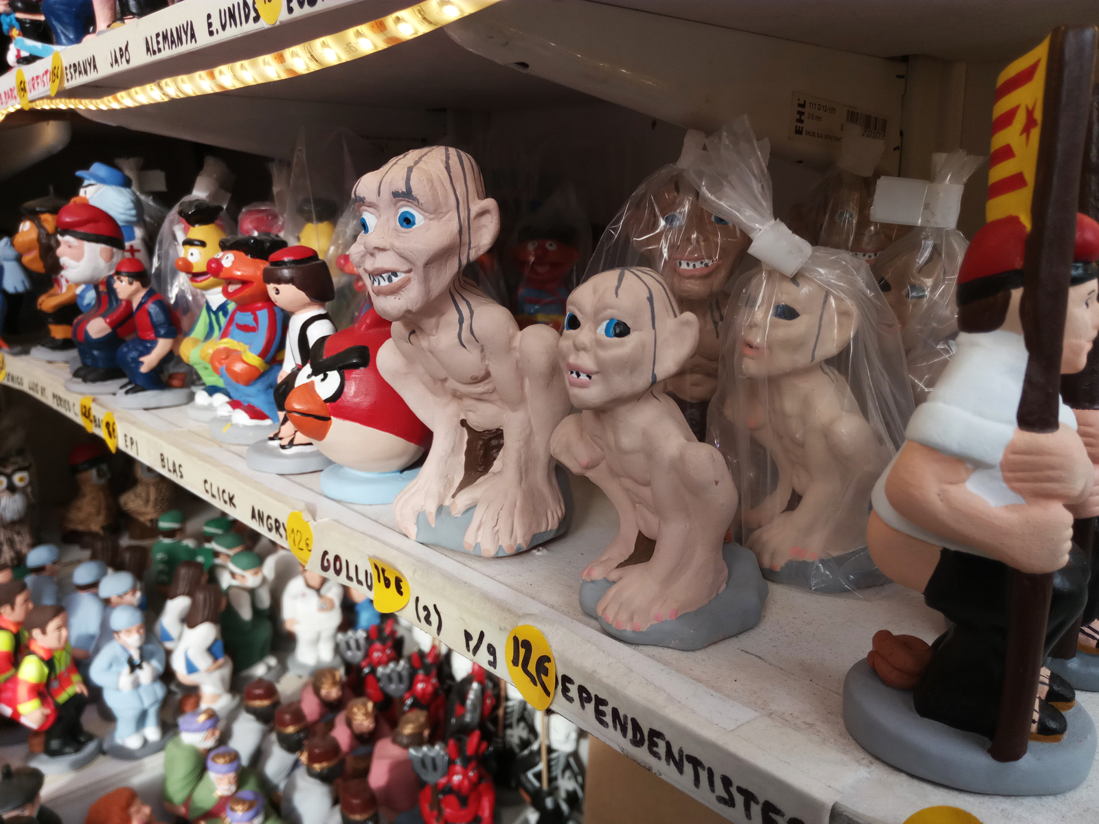 Christmas market in Barcelona - pooping men. - My, Barcelona, Spain, , Fair, Santa lucia, Longpost, Video, Barcelona city