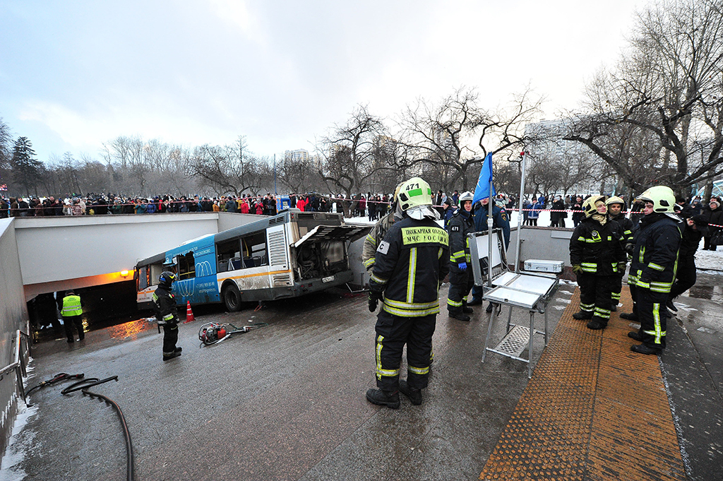 In Moscow, the bus drove into the underpass - Moscow, Bus, Underground pass, Crash, Longpost