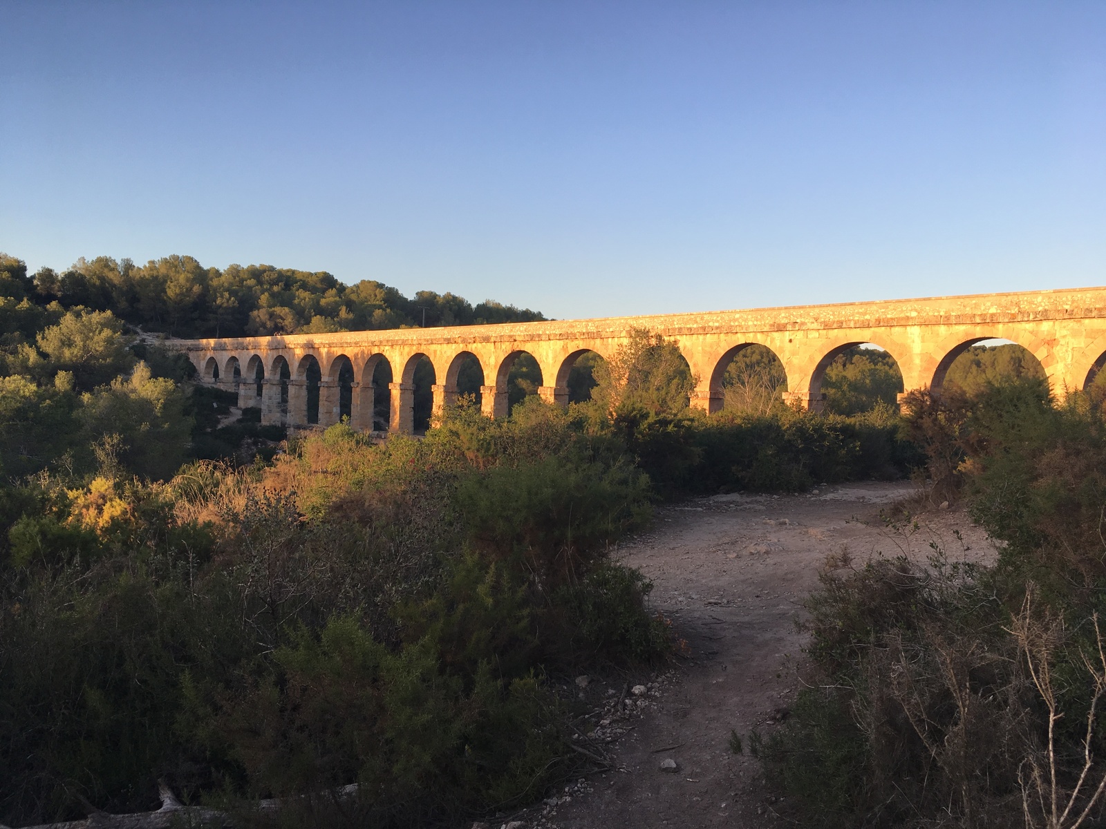 Devil's Bridge or Roman Aqueduct (Spain) - My, Spain, Tarragona, Pick-up headphones abroad, , Roman Aqueduct, Travels, Catalonia, Longpost