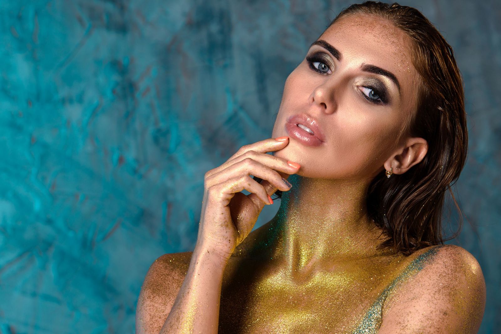 Some gold in your feed :) - NSFW, My, Beautiful girl, Photographer, Bodypainting, Makeup, Photo studio, Gold, Longpost