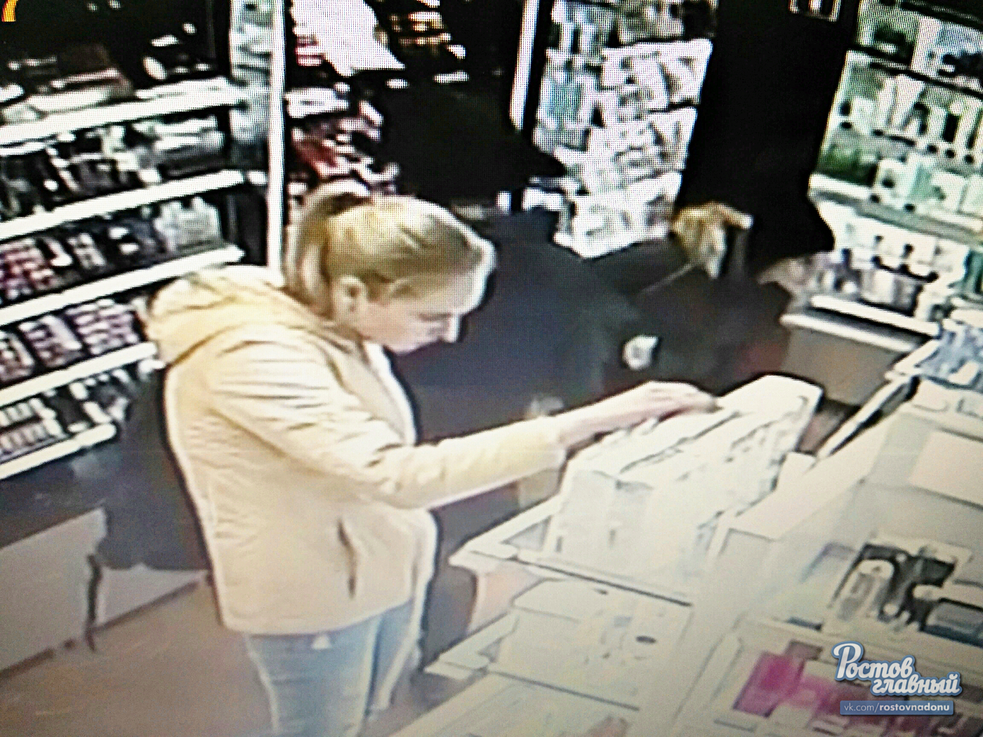 Three girls robbed Letual for 15,000 rubles. - Rostov-on-Don, Thief, Theft, Cosmetics, Video, Longpost