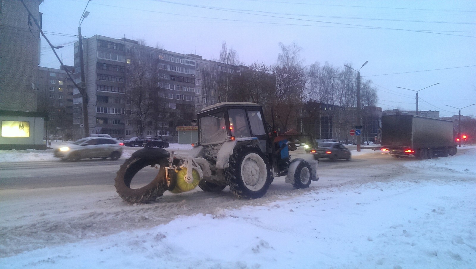 Запаска - Моё, Трактор, Зима, Колесо, Авто, Запаска