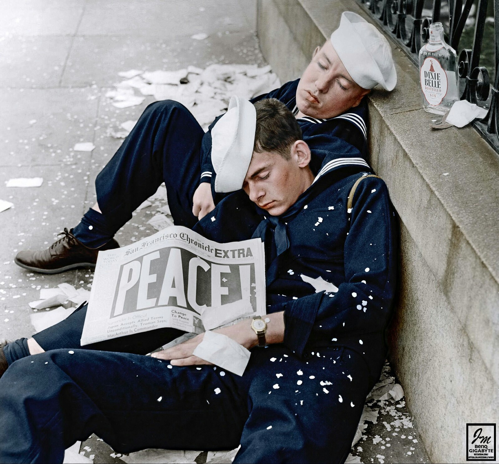 Two sailors exhausted from celebrating the end of World War II, 1945 - Reddit, Translation, The Second World War