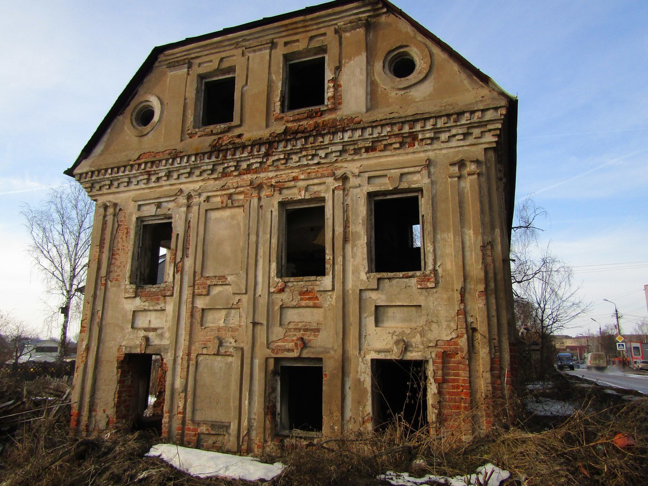 Vyazma - City of military glory. But the historical monuments are the houses of the cultural heritage of this city. - Vyazma, Monument, Ruin, Inaction of the authorities, Devastation, sights, История России, Longpost