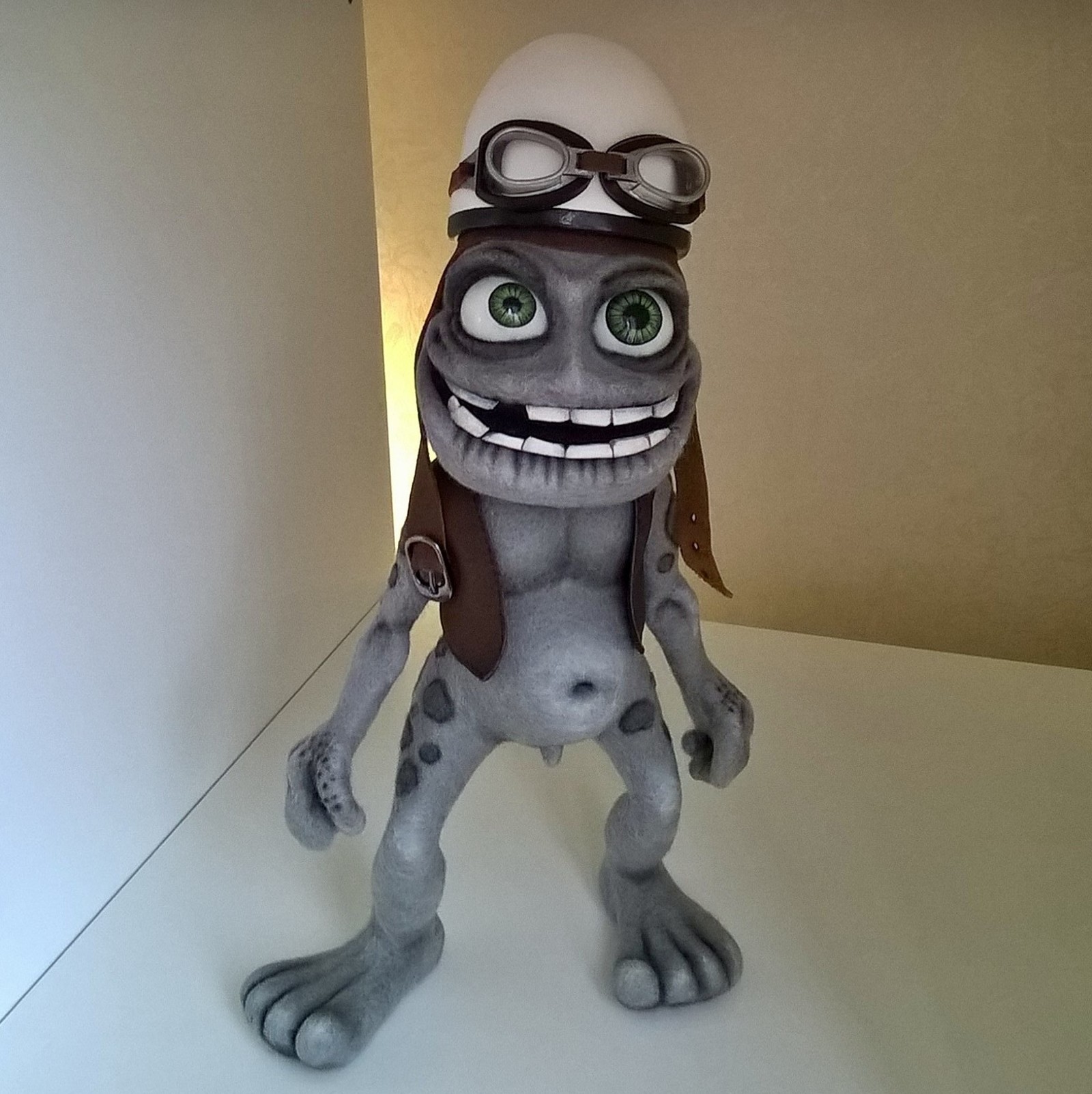 Лягушонок крейзи. Crazy Frog. Crazy Frog игрушка. Фрези крок Лягушонок. Безумный Лягушонок Crazy.