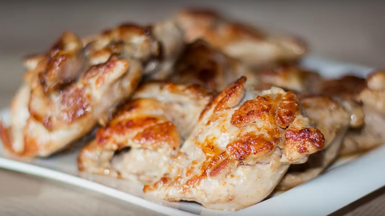 Вкуснейшая закуска: рецепт жареной курицы в панировке