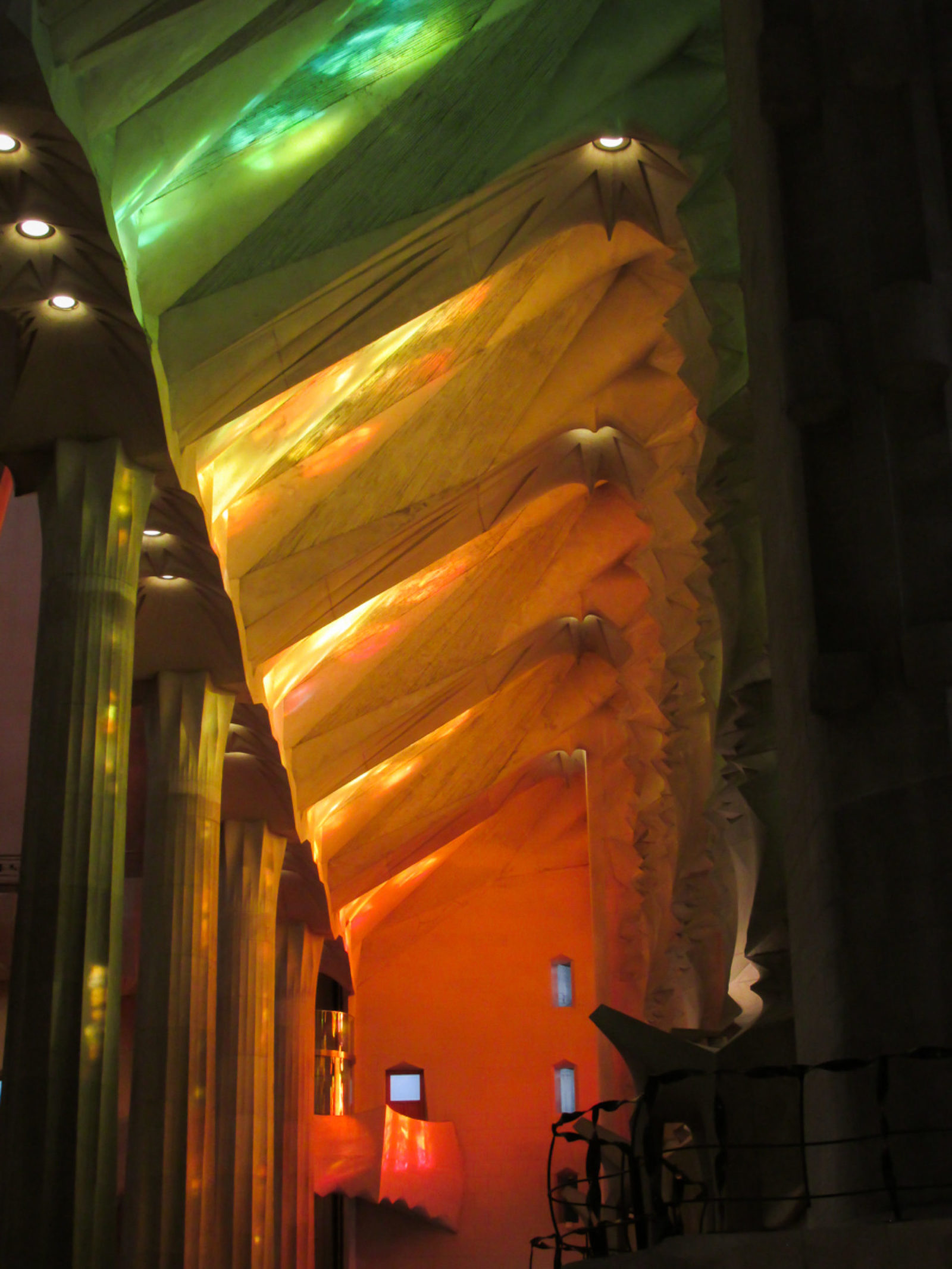 Fantastic Sagrada Familia in Barcelona - Enjoni, Barcelona, The cathedral, , Travels, Colored glass, Longpost, Barcelona city