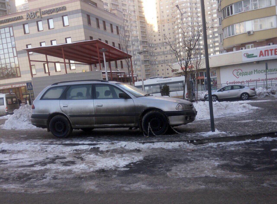 В одном из пабликов города. - Воронеж, ПДД, Тротуар, Неправильная парковка, Длиннопост